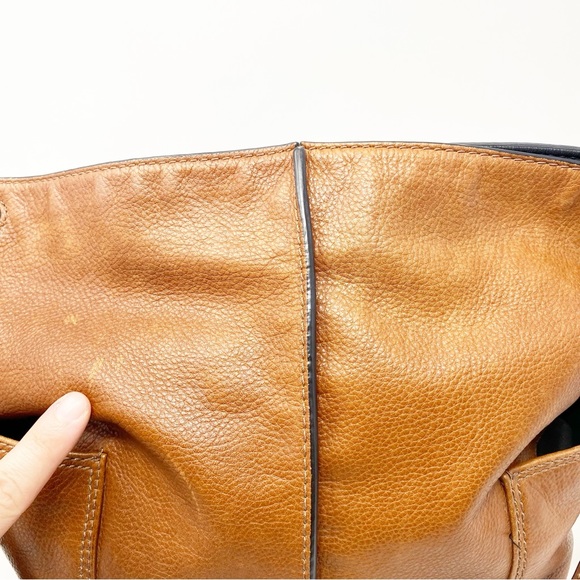 Fossil Leather Shoulder Bag - Picture 8 of 15